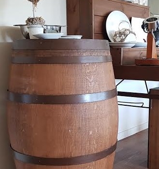 (SECCION MOBILIARIO) (VARIOS MOBILIARIO) BARRIL DE MADERA COLOCAR LADO IZQUIERDO